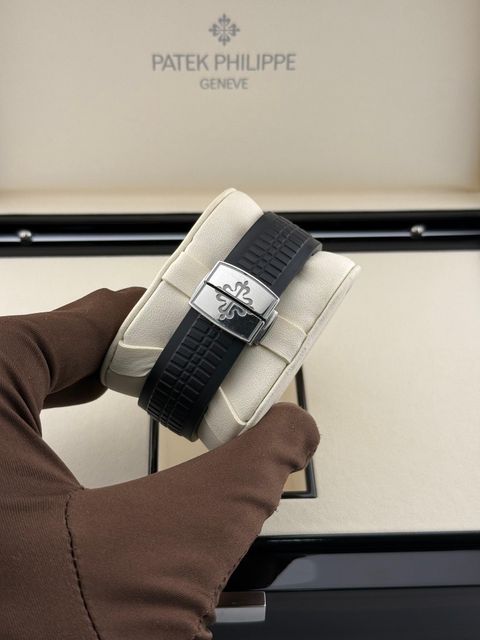 Patek Philippe Aquanaut 5164A-001 Image 5